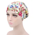Turbant de chimio en coton à imprimé floral avec doublure extensible en blanc crème - Floral Beige (YH-4)