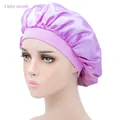Bonnet de nuit en satin violet clair avec bord élastique pour soin des cheveux - Taille unique / Violet Cuir