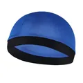 Dettaglio della cuffia wave dome in seta blu con tessuto traspirante e fascia elastica - Taglia unica / Blu Reale