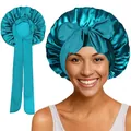 Détail du bonnet de nuit en satin turquoise avec grand nœud et ruban réglable pour le soin des cheveux - Couture Extérieure / Cyan