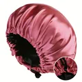Detalle del cordón ajustable en el gorro de dormir de satén de doble capa para hombre - Rosa Oscuro/Negro