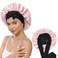 Détail du bonnet de nuit en satin rose avec large ruban élastique noir noué sur le front - Taille unique / Rose + Noir