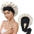 Détail du bonnet en satin champagne montrant le large ruban élastique noir et la doublure - Taille unique / Blanc Crème et Noir