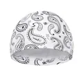 Dettaglio del berretto bianco con motivo paisley nero e cuciture elastiche resistenti - Taglia unica / Bianco