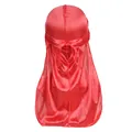 Λεπτομερής πίσω όψη κόκκινου μεταξωτού durag με μακριά κορδόνια και λεία υφή από σατέν - Κόκκινο Καρπούζι