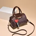 Bolso Boston retro con relieve de cocodrilo en degradado marrón oscuro y violeta - Púrpura profundo