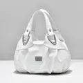 Elegante bolso de mano blanco en cuero PU plisado para mujer con herrajes plateados - Blanco