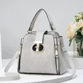Sac seau beige élégant avec motif dentelle florale et fermoir doré pour femmes - Gris