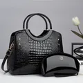 Ensemble sac à main noir brillant à motif crocodile avec rivets dorés chic - Noir