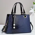 Chic gradient crocodile embossed handbag with gold hardware and detachable strap - Blue