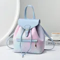 Mochila de mujer en cuero sintético con degradado azul-rosa y diseño floral - Azul