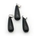 Tres colgantes de piedra natural negra en forma de gota con cierres de metal plateado - Forma de gota de agua / Ágata negra