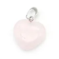 Ciondolo a cuore in quarzo rosa con gancio in argento lucido su sfondo bianco neutro - Piccolo / Quarzo rosa