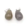 Pendentifs gouttes en calcédoine gris-vert et gris fumé avec fermoirs en argent poli - Agate Grise