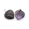 Coppia di ciondoli a cuore in ametista naturale viola con ganci in metallo argento - Piccolo / Ametista