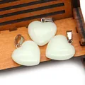 Tre ciondoli a cuore in pietra naturale verde chiaro con ganci in argento per gioielli - 16x18mm, 3g / Pendant Only (Without Chain) / Giada Auspicata