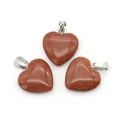 Tre ciondoli a cuore in pietra del sole sintetica con finitura marrone rossastro e ganci - 16x18mm, 3g / Pendant Only (Without Chain) / pietra sabbia dorata