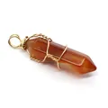 Zeshoekige carneool kristallen hanger met gouden draadwikkeling en rode steentextuur - Rode Agaat Met Gouddraad