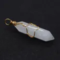Zeshoekige witte kristallen hanger met gouden draadwikkeling en ophangoogje - Witte Kristal Met Gouddraad