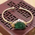 Bracelet manchette doré ajustable orné d'une pierre naturelle de druzy agate verte - Vert