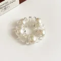 Coletero de espiral con elegantes perlas blancas para moños y coletas de caballo - Blanco Claro