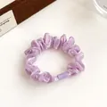 Chouchou violet clair avec perles argentées et design élastique pour queue de cheval - Violet