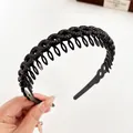 Serre-tête noir antidérapant avec strass et dents montrant un motif de texture tissée - Noir