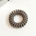 Élastique à cheveux spirale marron mat au design fil de téléphone et haute élasticité - Gris