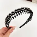Serre-tête strass noir avec design ondulé et dents antidérapantes pour une tenue sûre - Blanc