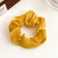 Chouchou jaune gingembre nacré avec haute élasticité et élégante texture satinée - Jaune Gingembre