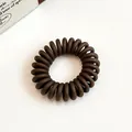 Élastique à cheveux spirale marron foncé mat avec un design de cordon téléphonique durable - Café Foncé