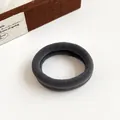 Dicker, dunkelgrauer, nahtloser Haargummi aus strapazierfähigem, elastischem Frotteestoff - Grau