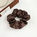Elegante elastico per capelli in raso marrone scuro con trama lucida e alta elasticità - Marrone scuro