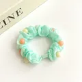 Chouchou en tissu vert menthe avec perles colorées pour queue de cheval - Vert