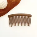 Brauner matter Haarkamm mit hohlem Tropfendesign für Damenfrisuren und Styling - Khaki