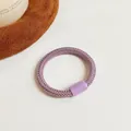 Élastique à cheveux épais violet lavande avec boucle assortie sur fond blanc - Violet