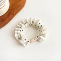 Elastico per capelli bianco a pois con bordi in pizzo e dettaglio di perla rosa - Bianco Sporco