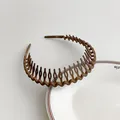 Serre-tête ondulé marron Morandi avec dents antidérapantes pour fixation cheveux - Kaki