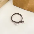 Coletero elástico marrón con lazo y perlas blancas para coleta de pelo de mujer - Gris