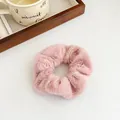 Chouchou chic en fausse fourrure rose à haute élasticité pour queues de cheval élégantes - Rose foncé