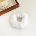 Chouchou blanc en peluche douce avec texture duveteuse pour queue-de-cheval - Blanc