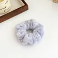 Chouchou en peluche gris-violet clair pour des coiffures d'hiver élégantes - Rose bonbon