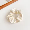 Elegante elastico in raso crema con strass argentati lucidi per coda di cavallo - Bianco Sporco