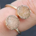 Bague ajustable dorée à deux têtes avec pierres de druzy champagne naturelles rondes - Champagne