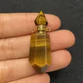 Pendente boccetta di profumo in pietra occhio di tigre con dettagli in metallo dorato - Stile 3 / Occhio di tigre