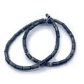Detail von Naturstein-Perlen mit schwarzer Marmorierung für DIY-Schmuck-Zubehör - Schwarzes Marmormuster