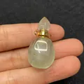 Ciondolo mini boccetta di profumo in pietra preziosa verde chiaro con chiusura dorata - Stile 4 / Calcedonio Verde