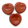 Pierres en forme de cœur en jaspe rouge naturel poli avec textures minérales, lot de 3 - Jaspe Rouge