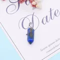 Zeshoekige lapis lazuli kristallen hanger met gouden spikkels en zilveren sluiting - Lapis lazuli