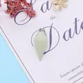 Lichtgroene natuurstenen hanger in kogelvorm met metalen sluiting voor DIY-sieraden - Light Green Stone (No.17)